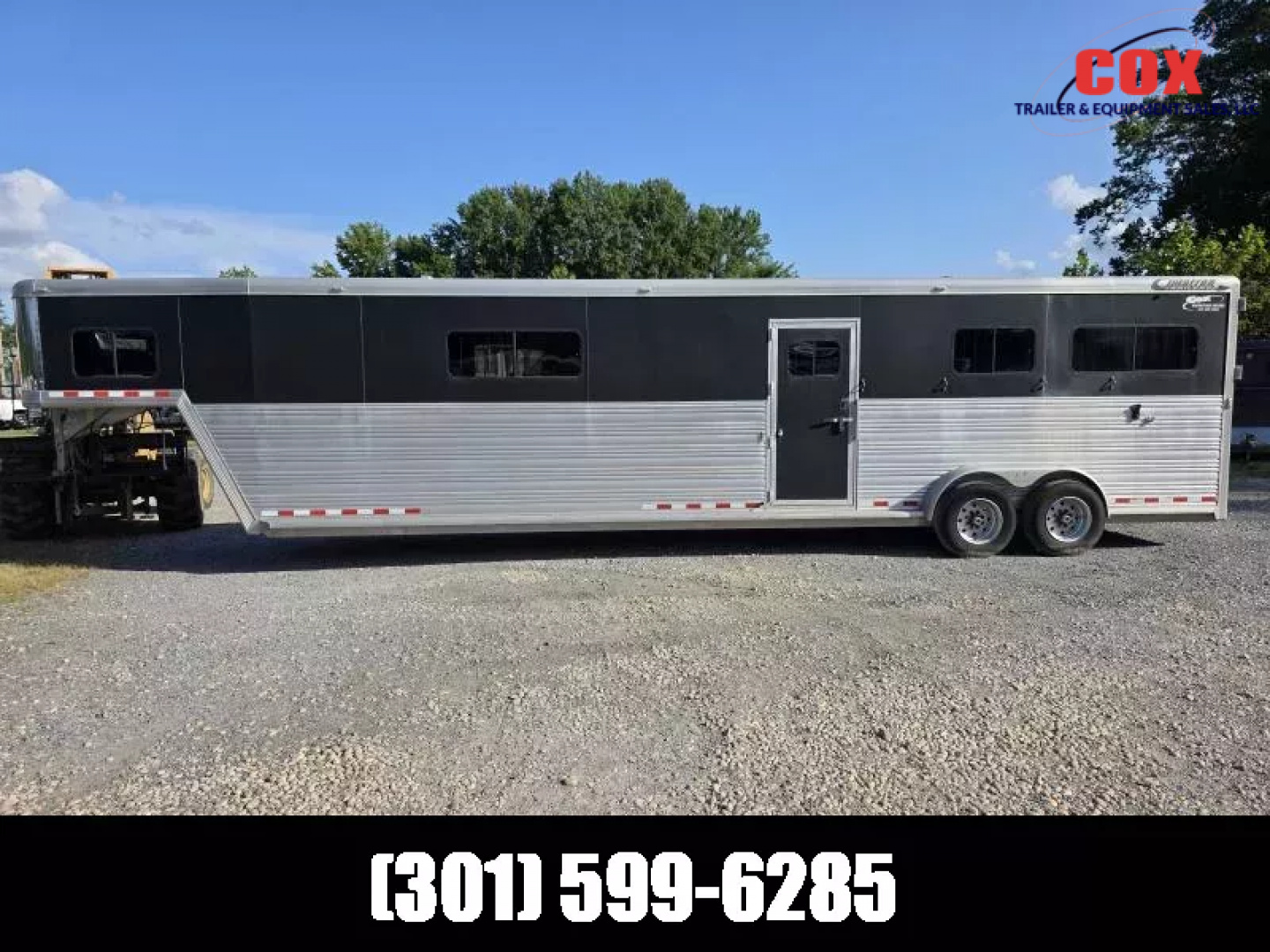 Used 2015 Cimarron Trailers Cox Signature Series 4plus 1 gn  Horse Trailer