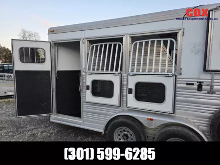 Used 2010 Cimarron Trailers 3h bp norstar Horse Trailer