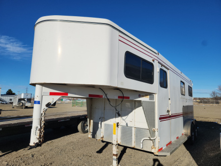 Used 2004 Titan Trailer CLASSIC Stock / Stock Combo Trailer