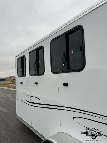 New 2025 Frontier Strider Series Lite 3 Horse Slant Horse Trailer
