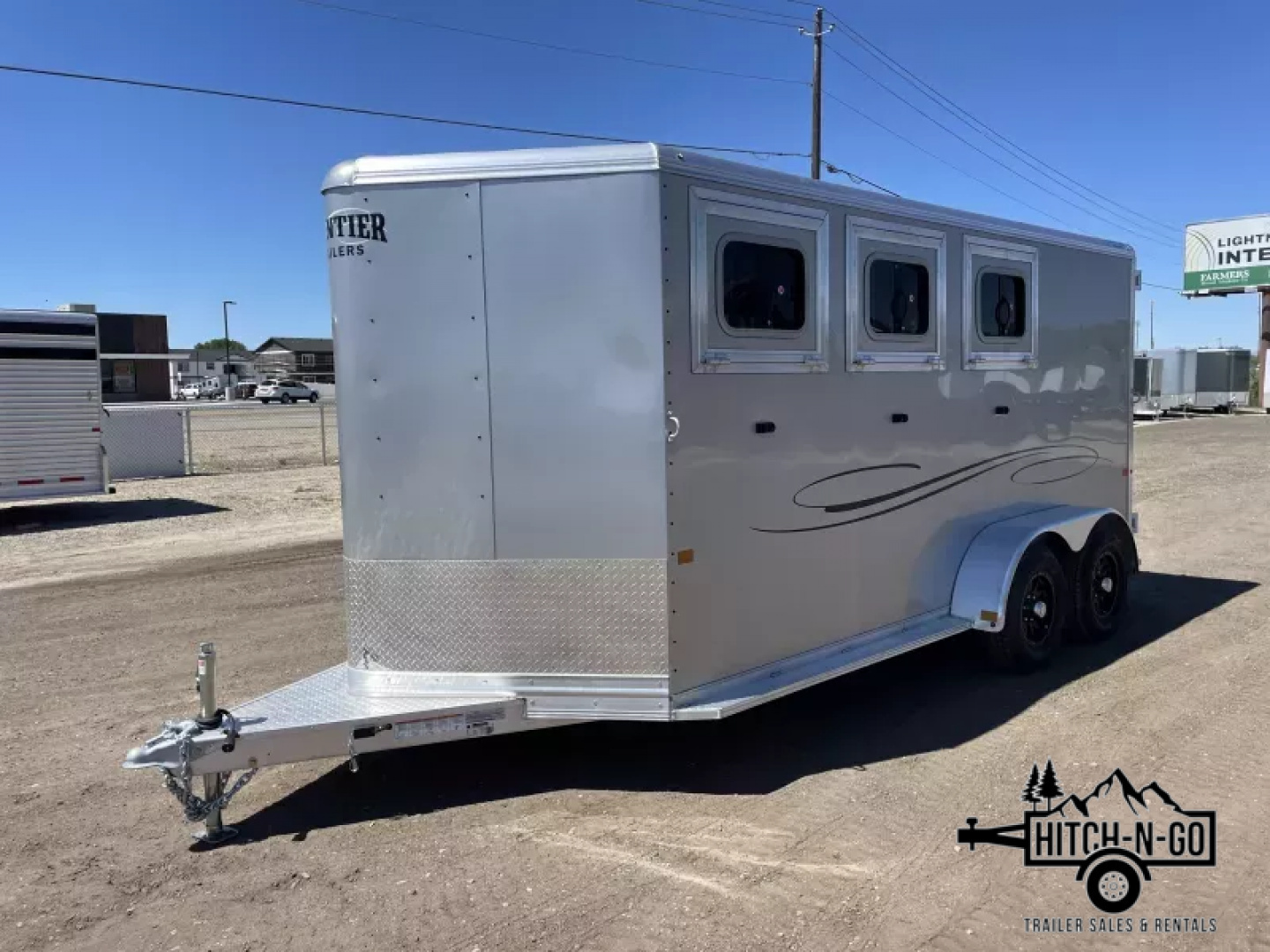 New 2025 Frontier Strider Series 3 Horse Slant Horse Trailer