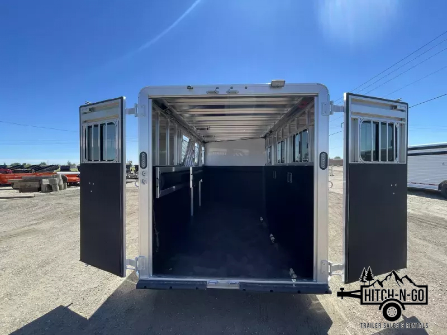 New 2025 Frontier Strider Series 3 Horse Slant Horse Trailer