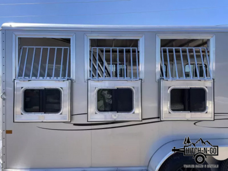 New 2025 Frontier Strider Series 3 Horse Slant Horse Trailer