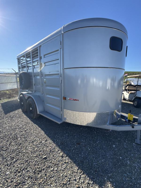 New 2025 GR Trailers 2HSL-BP T6813 Horse Trailer