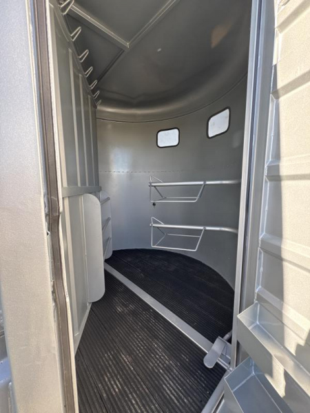 New 2025 GR Trailers 2HSL-BP T6813 Horse Trailer