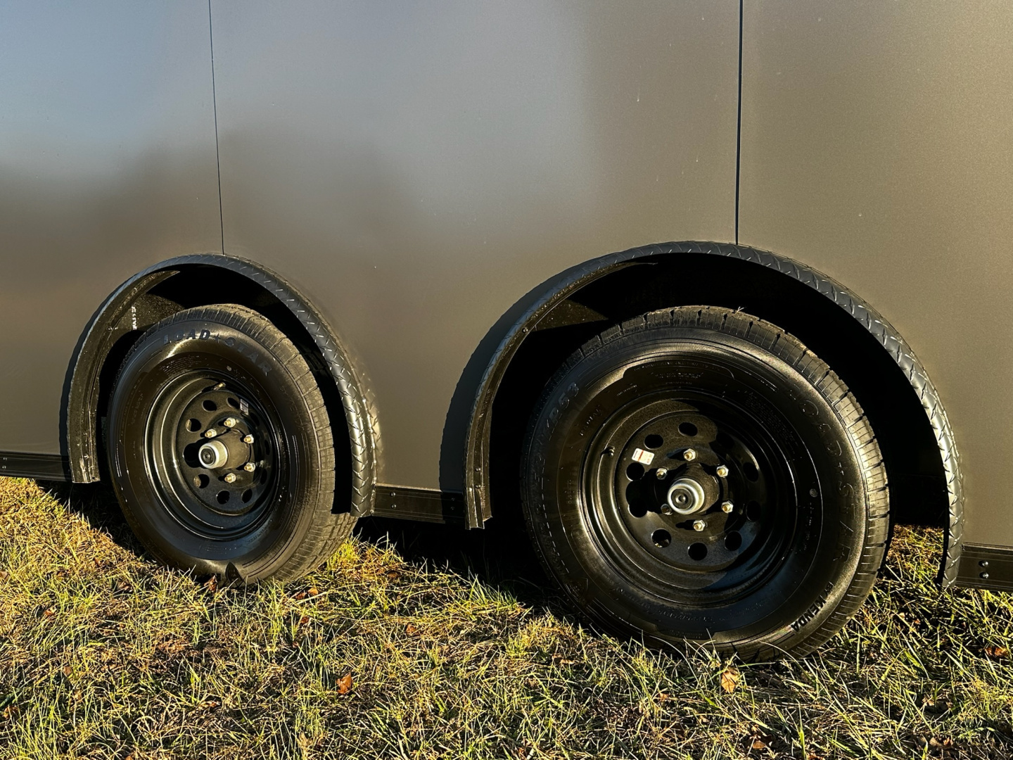 New 2026 Luxe 8.5x24 Race Trailer - Finished Interior- 5200LB Torsion - Full Escape Door-Removable Fender