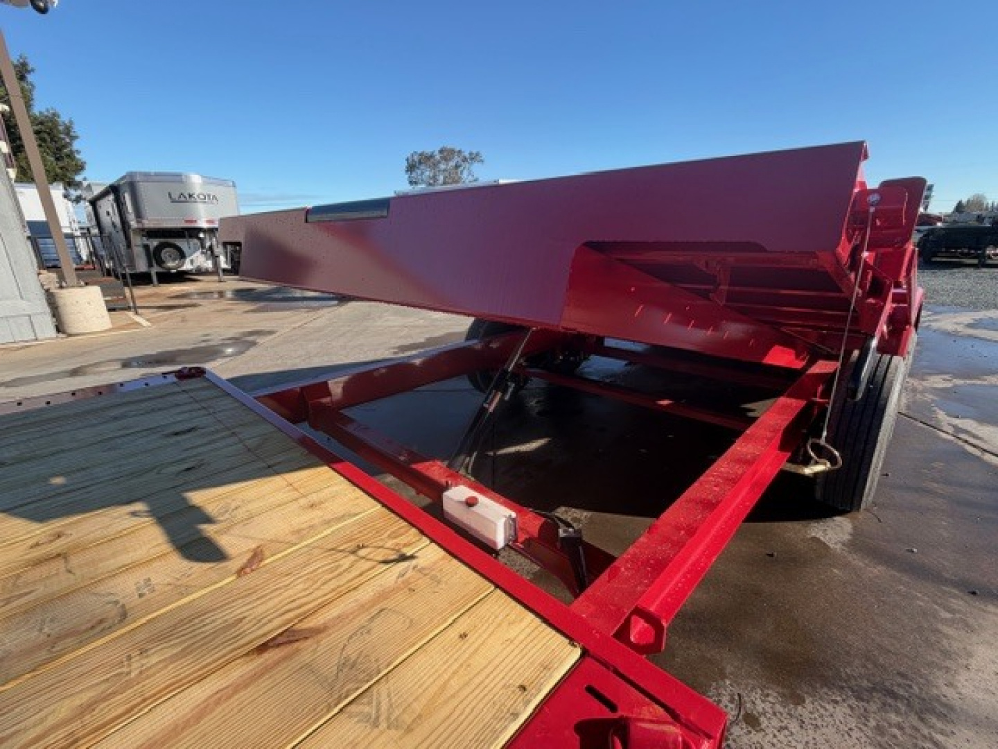 New 2026 Diamond C Trailers HXD207L22X102 Equipment Trailer