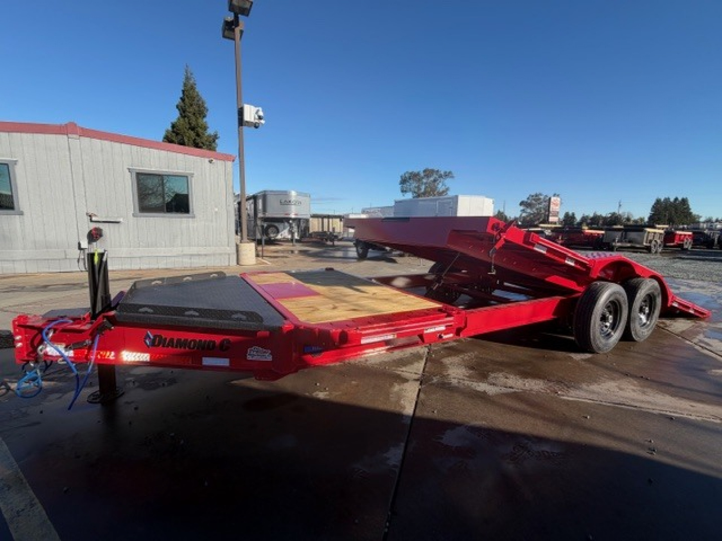 New 2026 Diamond C Trailers HXD207L22X102 Equipment Trailer