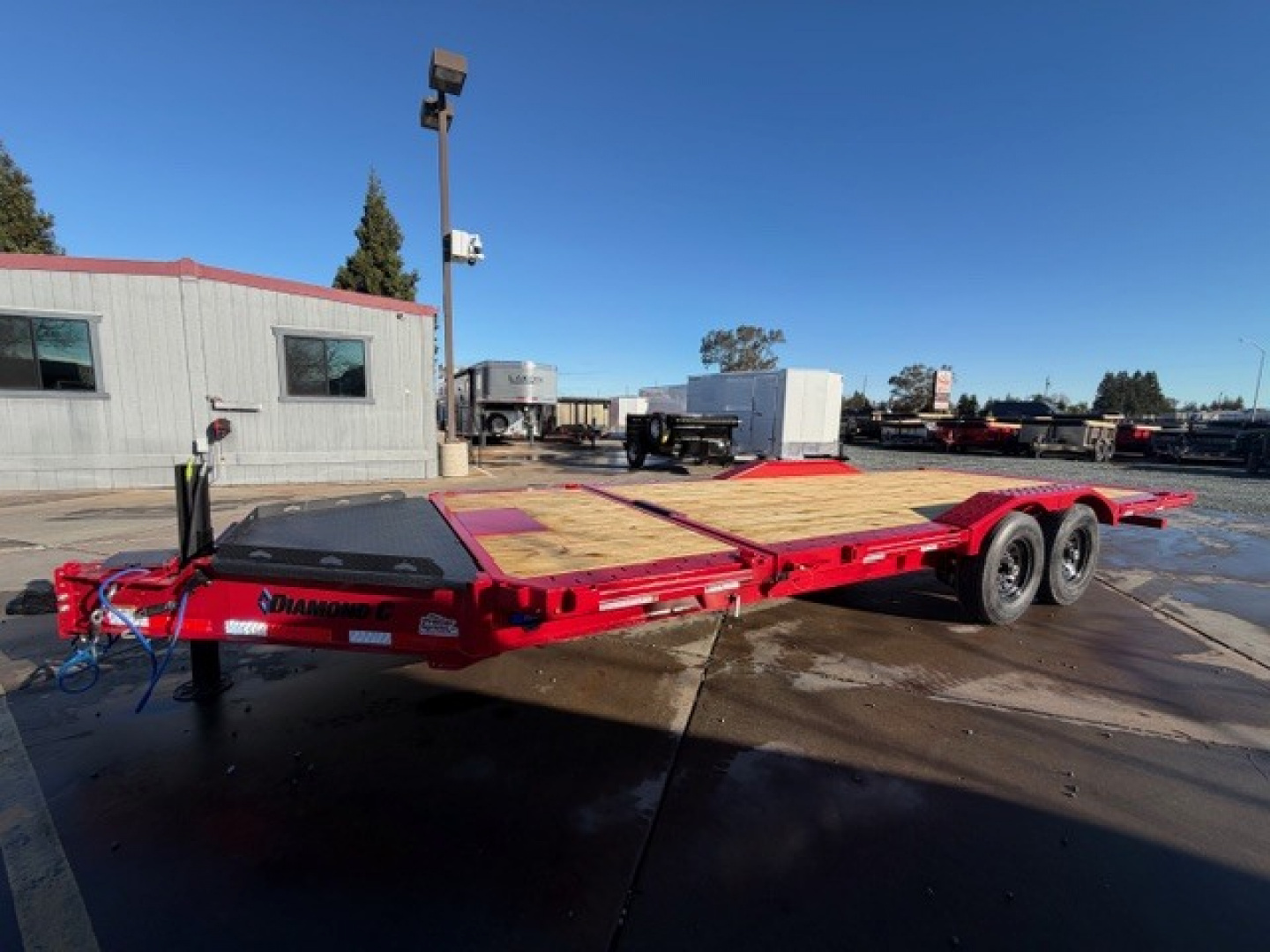 New 2026 Diamond C Trailers HXD207L22X102 Equipment Trailer