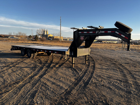 Used 2020 PJ Trailers 25' Gooseneck Flatbed Trailer