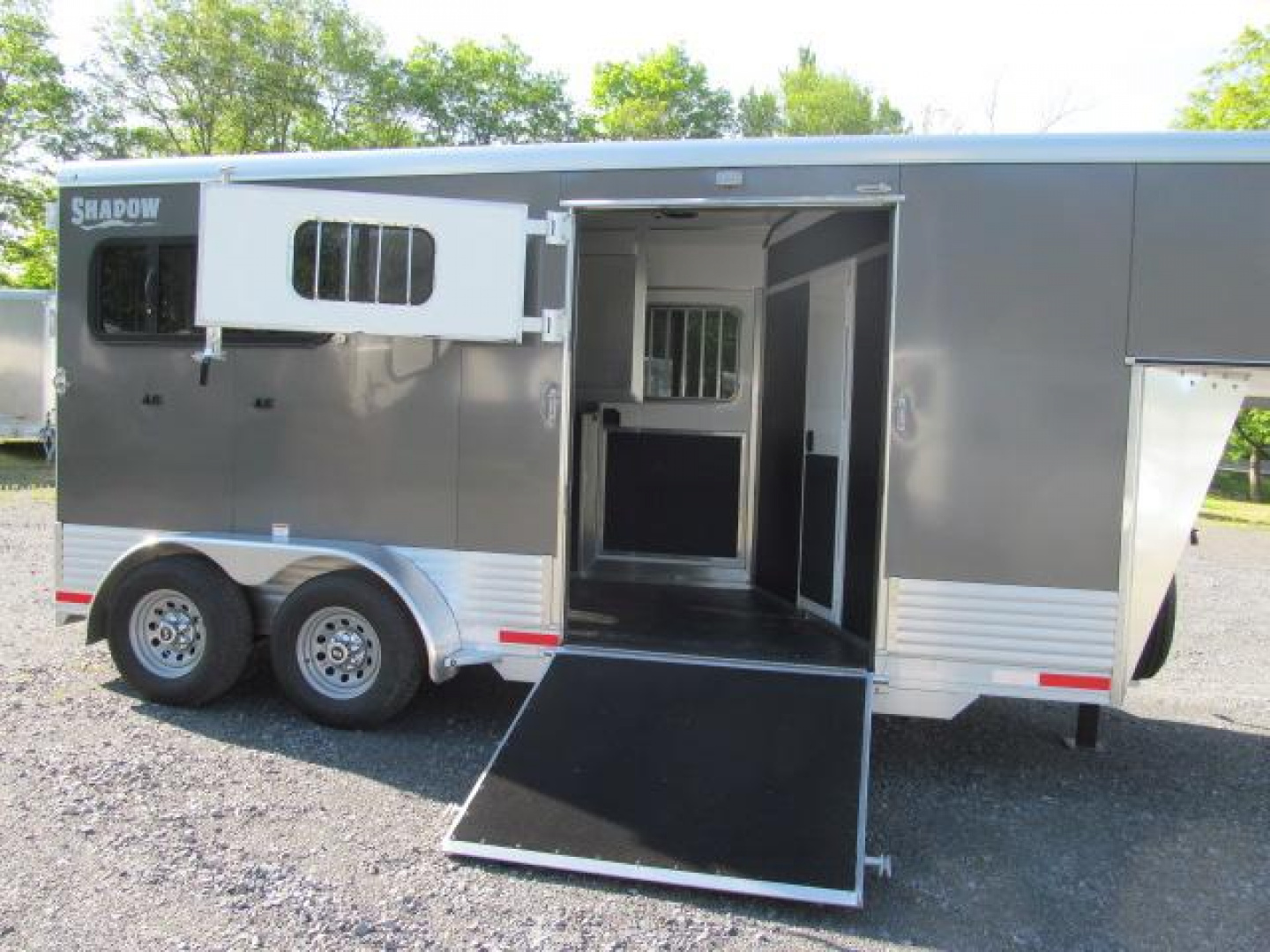 New Shadow Pro Series 2 H GN W/ Side Ramp and Dressing Room Horse Trailer