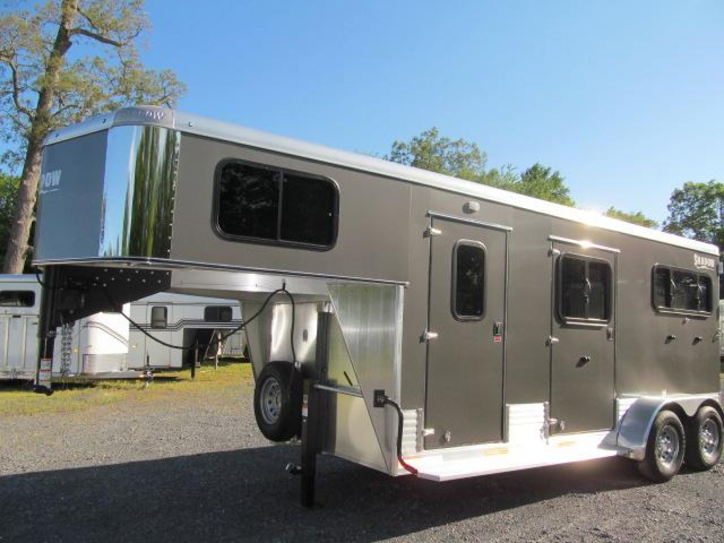 New Shadow Pro Series 2 H GN W/ Side Ramp and Dressing Room Horse Trailer