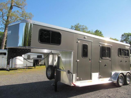 New Shadow Pro Series 2 H GN W/ Side Ramp and Dressing Room Horse Trailer