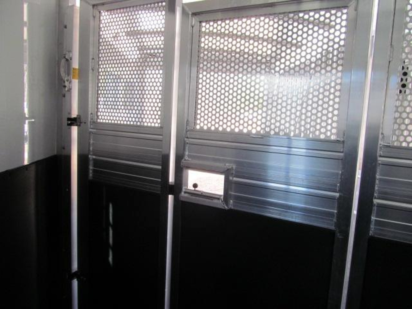 New 4-STAR 3/4 GN Pacer Deluxe Standardbred Trailer