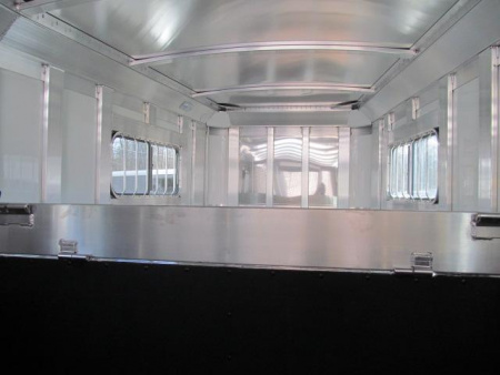 New 4-STAR 3/4 GN Pacer Deluxe Standardbred Trailer