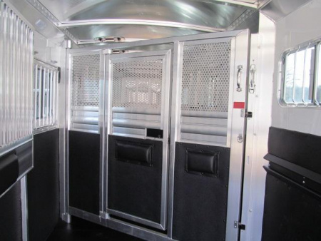New 4-STAR 3/4 GN Pacer Deluxe Standardbred Trailer