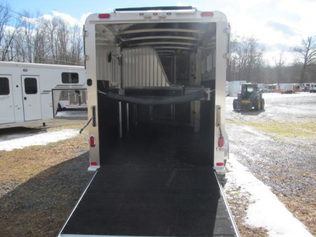 New 4-STAR 3/4 GN Pacer Deluxe Standardbred Trailer