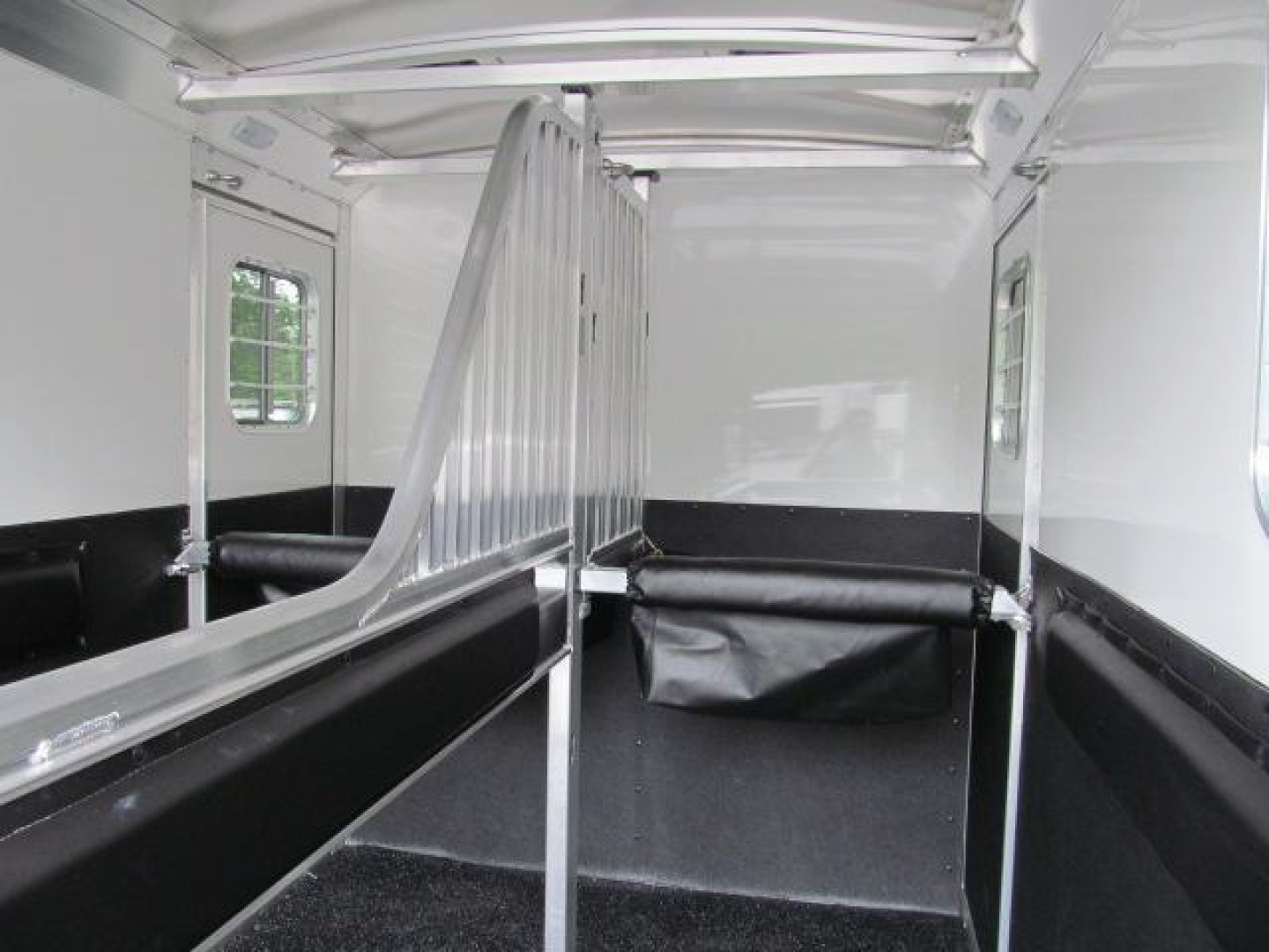 New 4-Star Trailers 2 Horse Bumper Pull with Dressing Room Horse Trailer
