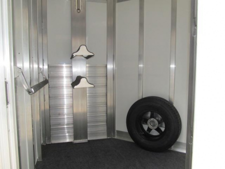 New 4-Star Trailers 2 Horse Bumper Pull with Dressing Room Horse Trailer