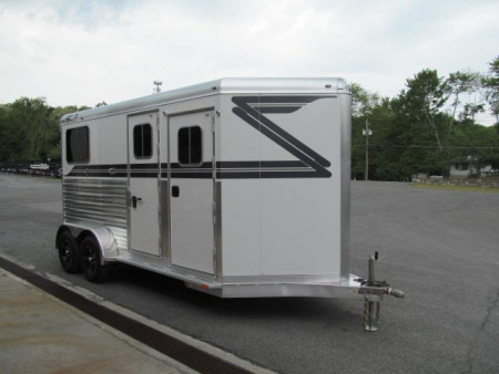 New 4-Star Trailers 2 Horse Bumper Pull with Dressing Room Horse Trailer