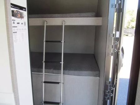 New Aluminum Trailer Company PLA 450 2011 Toy Hauler