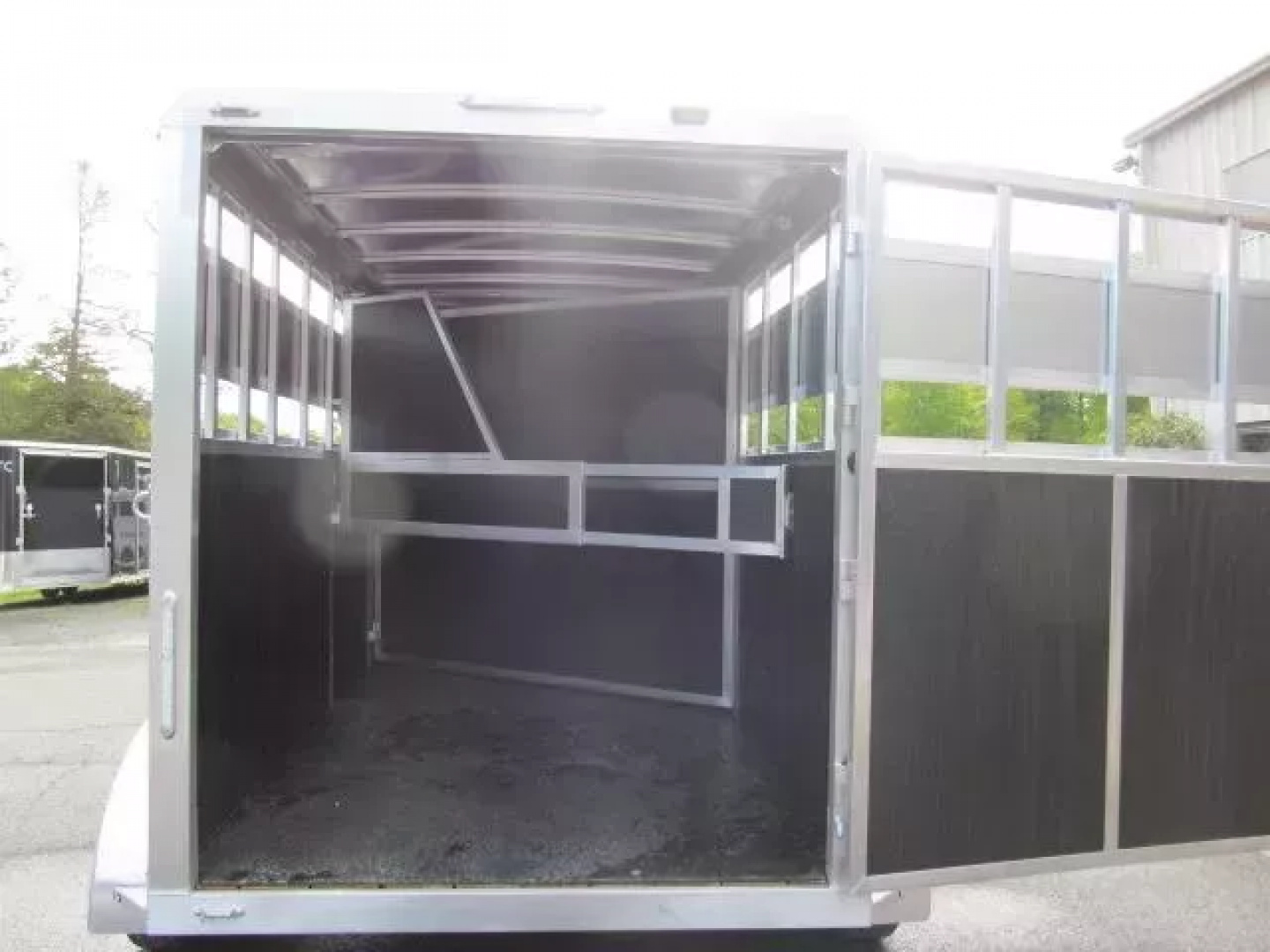 New Shadow  Stablemate 2H Slant BP Stock Combo Horse Trailer