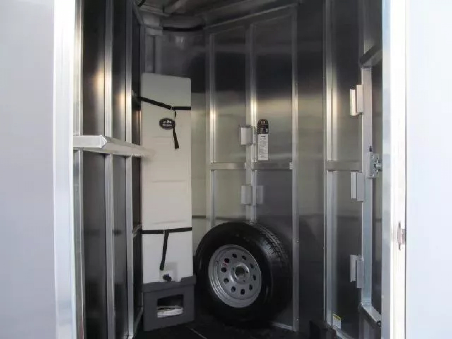 New Shadow Stablemate 2H Slant BP Horse Trailer
