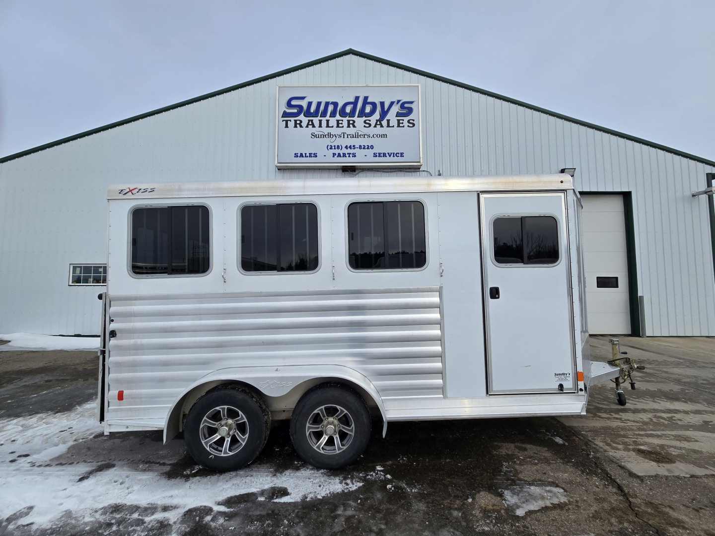 Used 2023 Exiss Trailers 3H Horse Trailer w/ Ramp