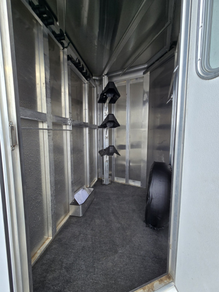 Used 2023 Exiss Trailers 3H Horse Trailer w/ Ramp