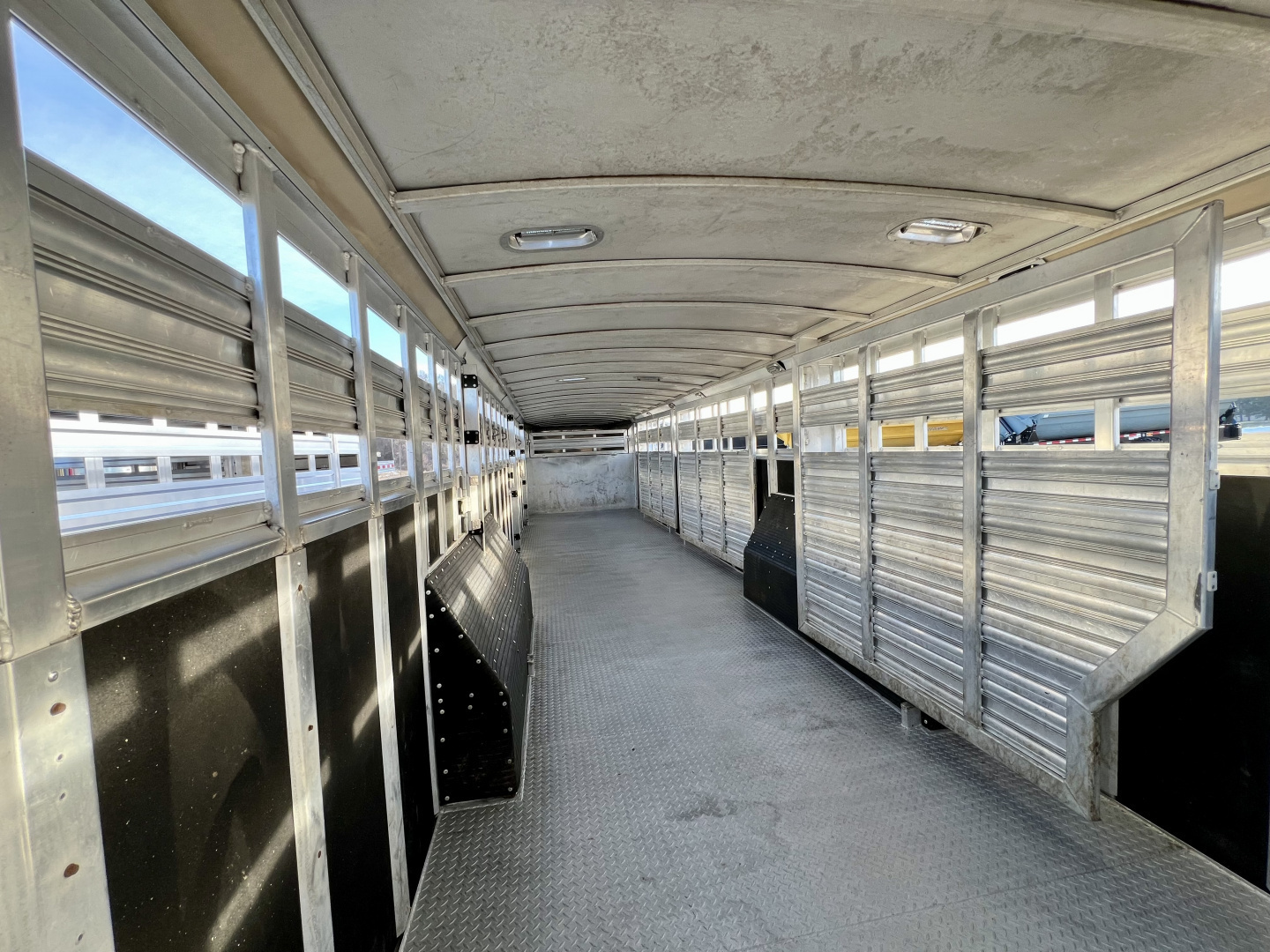 Used 2018 Platinum Coach LIVESTOCK Stock / Stock Combo Trailer