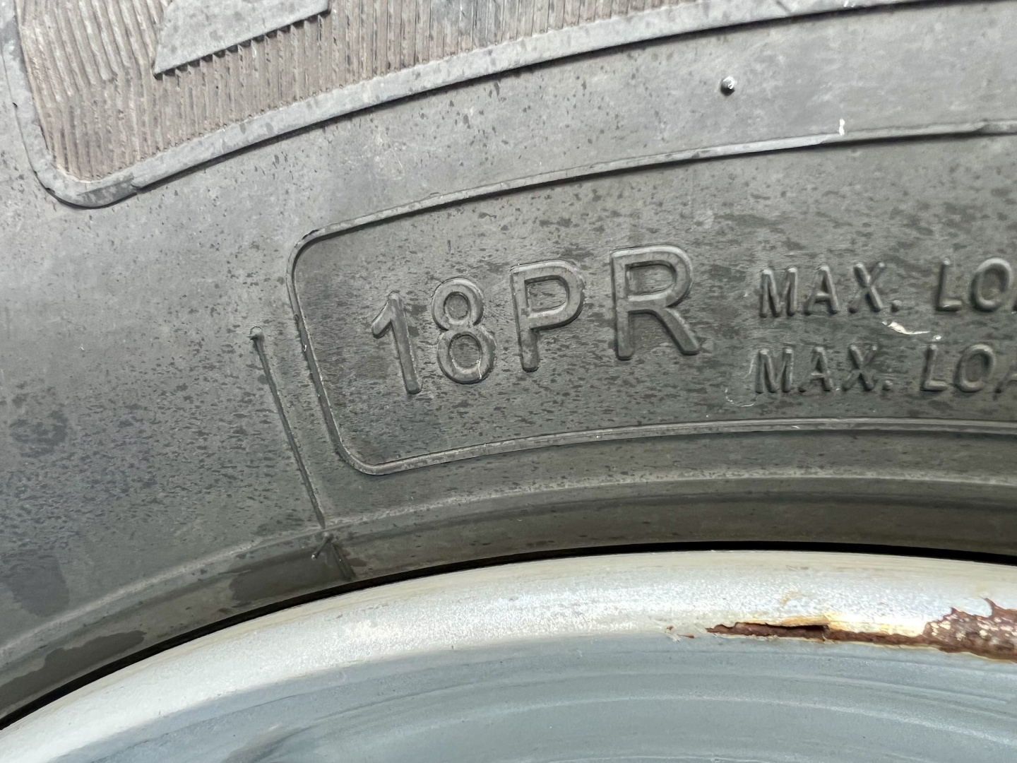 Used 2018 Platinum Coach LIVESTOCK Stock / Stock Combo Trailer