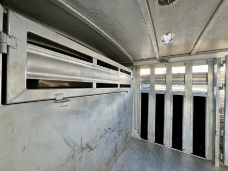 Used 2018 Platinum Coach LIVESTOCK Stock / Stock Combo Trailer