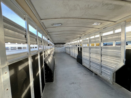 Used 2018 Platinum Coach LIVESTOCK Stock / Stock Combo Trailer