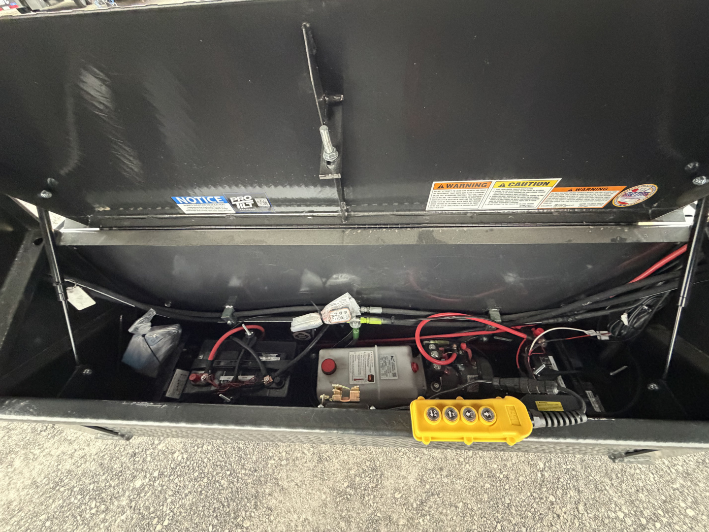 New 2026 Diamond C Trailers HXD210L24X102-GN (24' x 102") 23K Partial Tilt Equipment Trailer