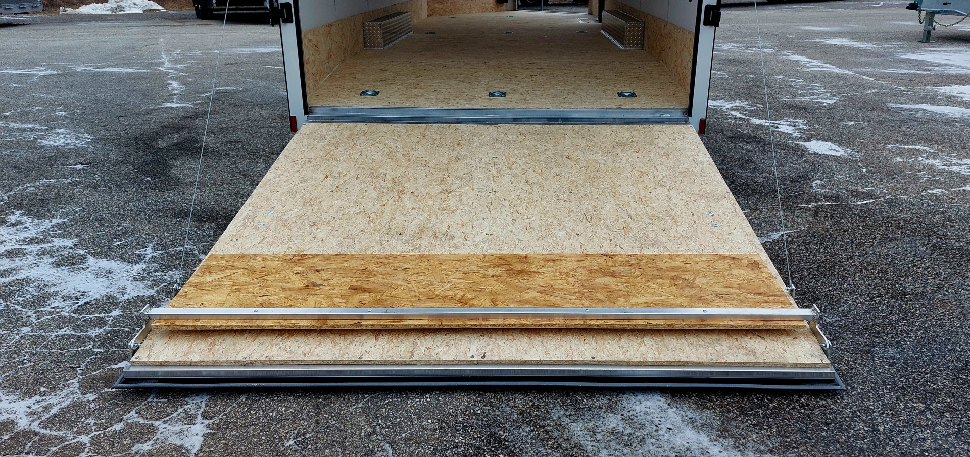 New 8 X 22 SNOWMOBILE/CAR HAULER ENCLOSED ALL ALUMINUM W/ FRONT DROP DOWN RAMP 2026 LIGHTNING