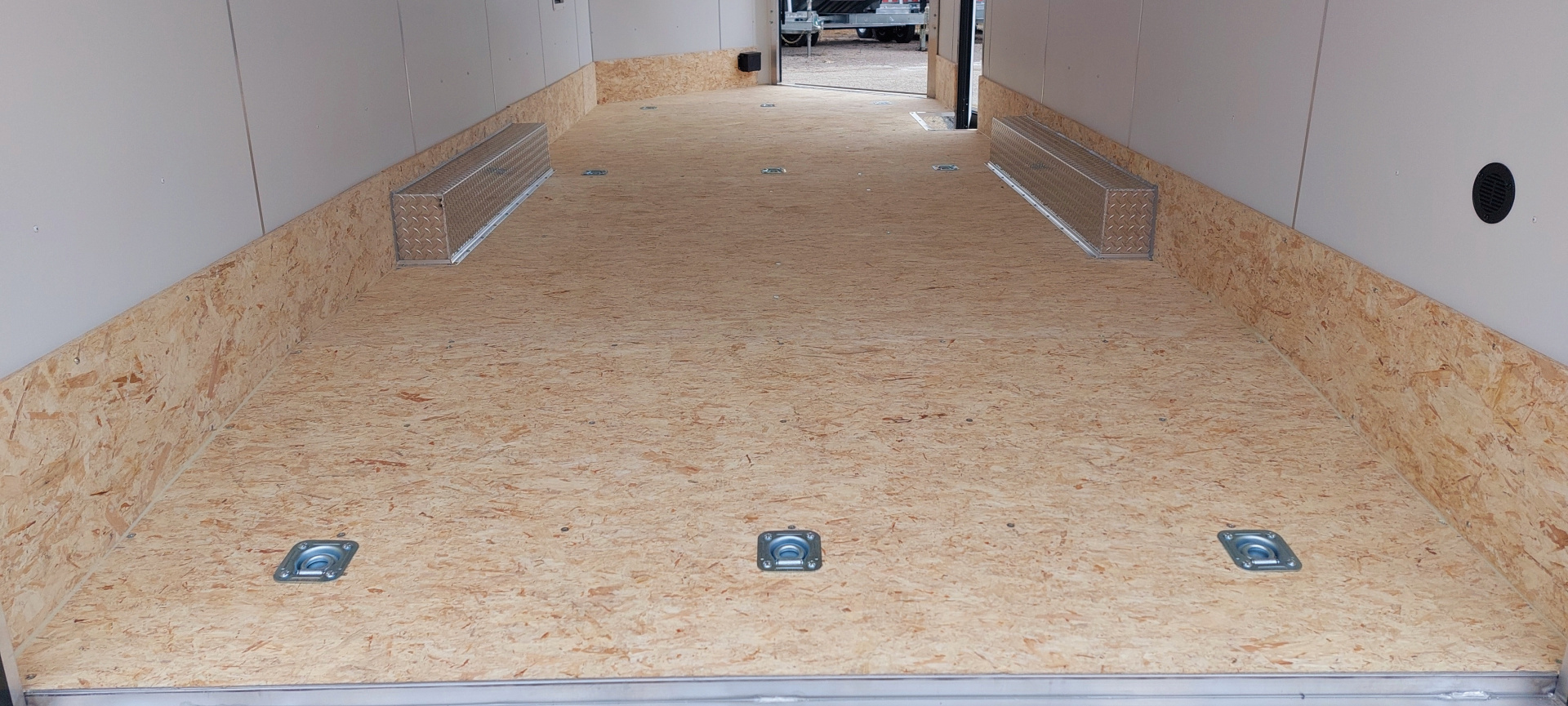 New 8 X 22 SNOWMOBILE/CAR HAULER ENCLOSED ALL ALUMINUM W/ FRONT DROP DOWN RAMP 2026 LIGHTNING