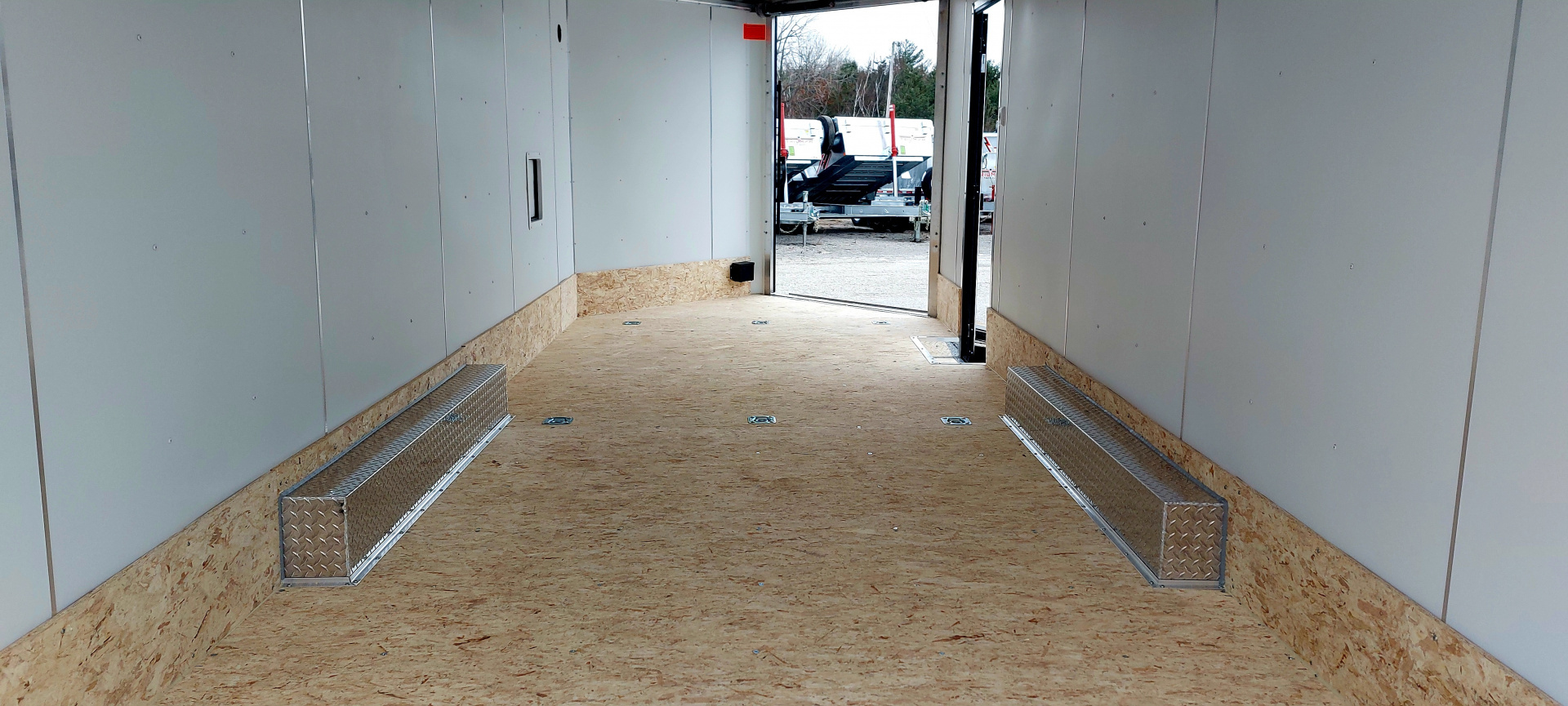 New 8 X 22 SNOWMOBILE/CAR HAULER ENCLOSED ALL ALUMINUM W/ FRONT DROP DOWN RAMP 2026 LIGHTNING