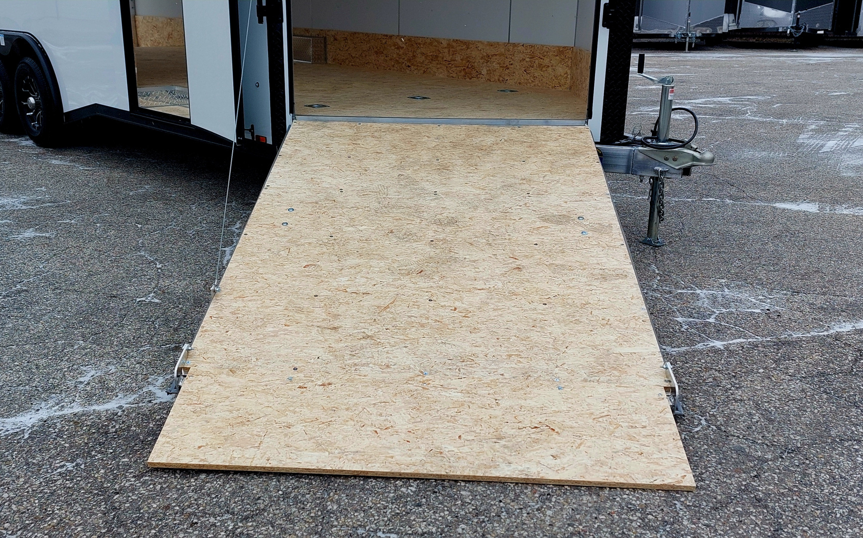 New 8 X 22 SNOWMOBILE/CAR HAULER ENCLOSED ALL ALUMINUM W/ FRONT DROP DOWN RAMP 2026 LIGHTNING