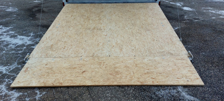 New 8 X 22 SNOWMOBILE/CAR HAULER ENCLOSED ALL ALUMINUM W/ FRONT DROP DOWN RAMP 2026 LIGHTNING