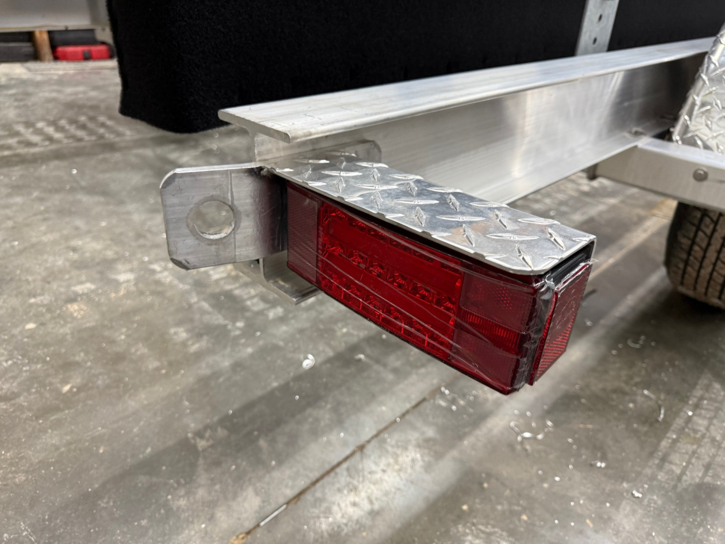 New 2026 WaterMade Boat Trailers WM23-25 7KS Bowrider