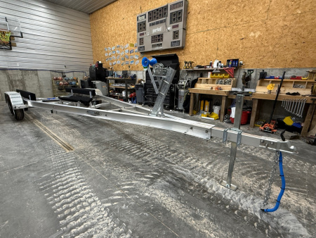 New 2026 WaterMade Boat Trailers WM23-25 7KS Bowrider