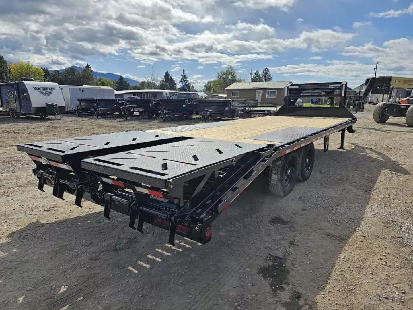 New 2026 Iron Bull 25' 14k Gooseneck Deckover Equipment Trailer