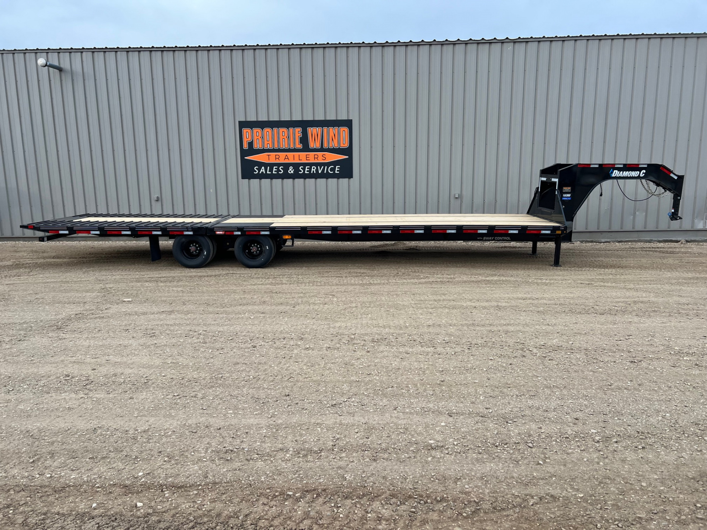 New 2026 Diamond C Trailers 35' FMAX212HDT Gooseneck Hydraulic Tail Flatbed Trailer
