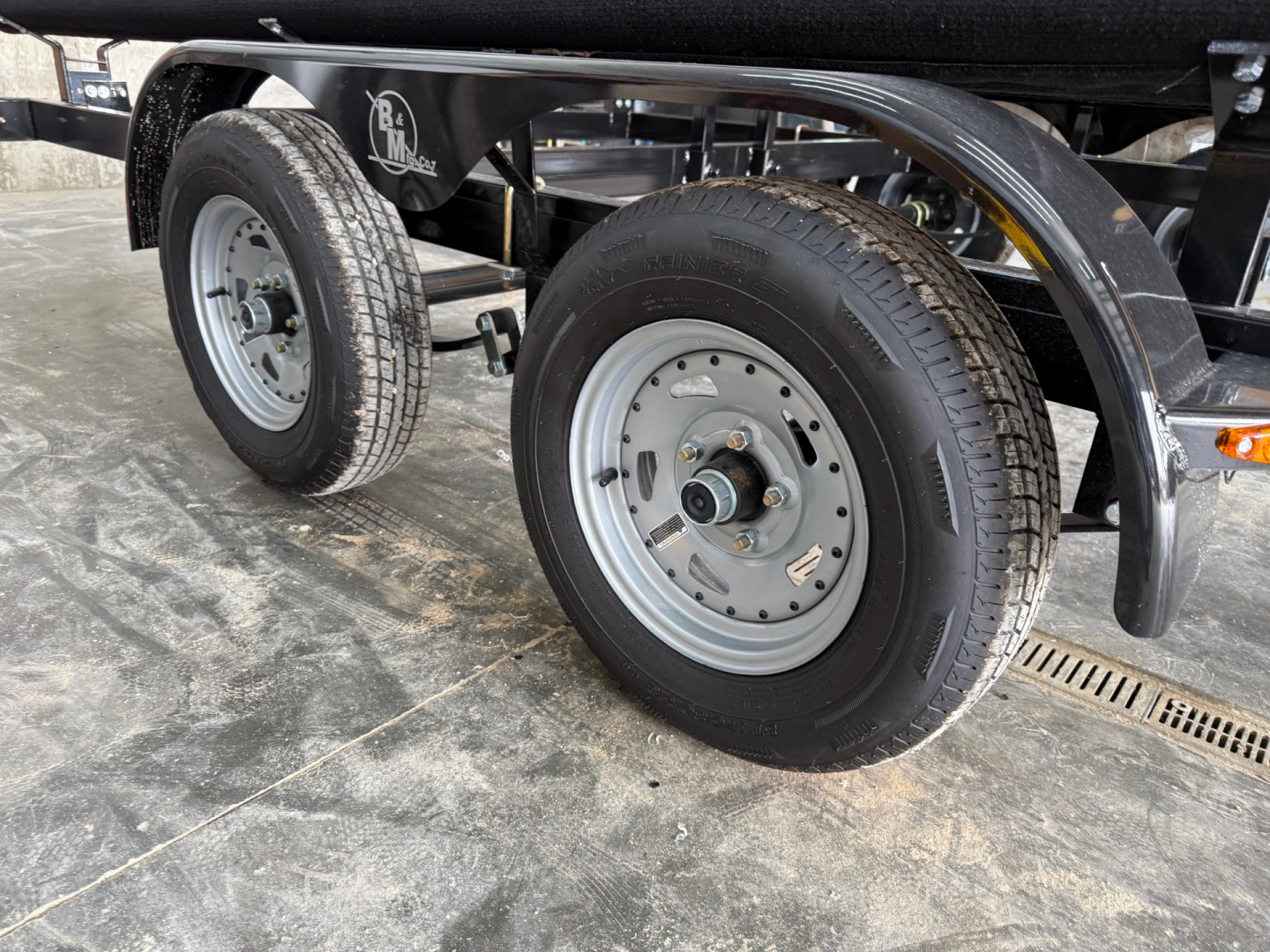 New 2026 Haul-Rite Trailers FS22T Tritoon Pontoon Boat