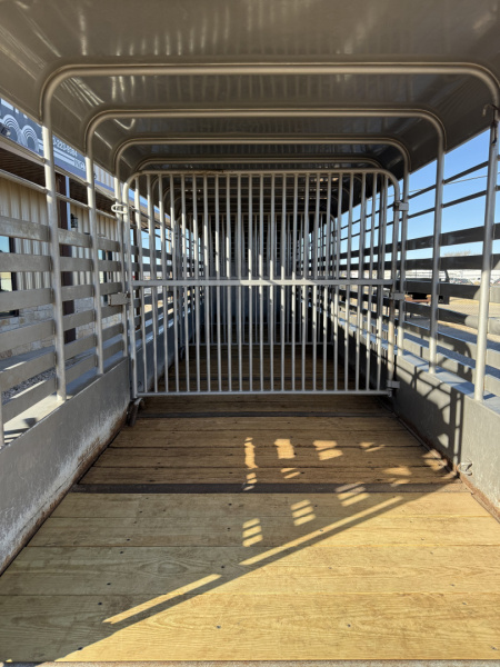 Used 2015 CM Trailers FULL METAL TOP Stock