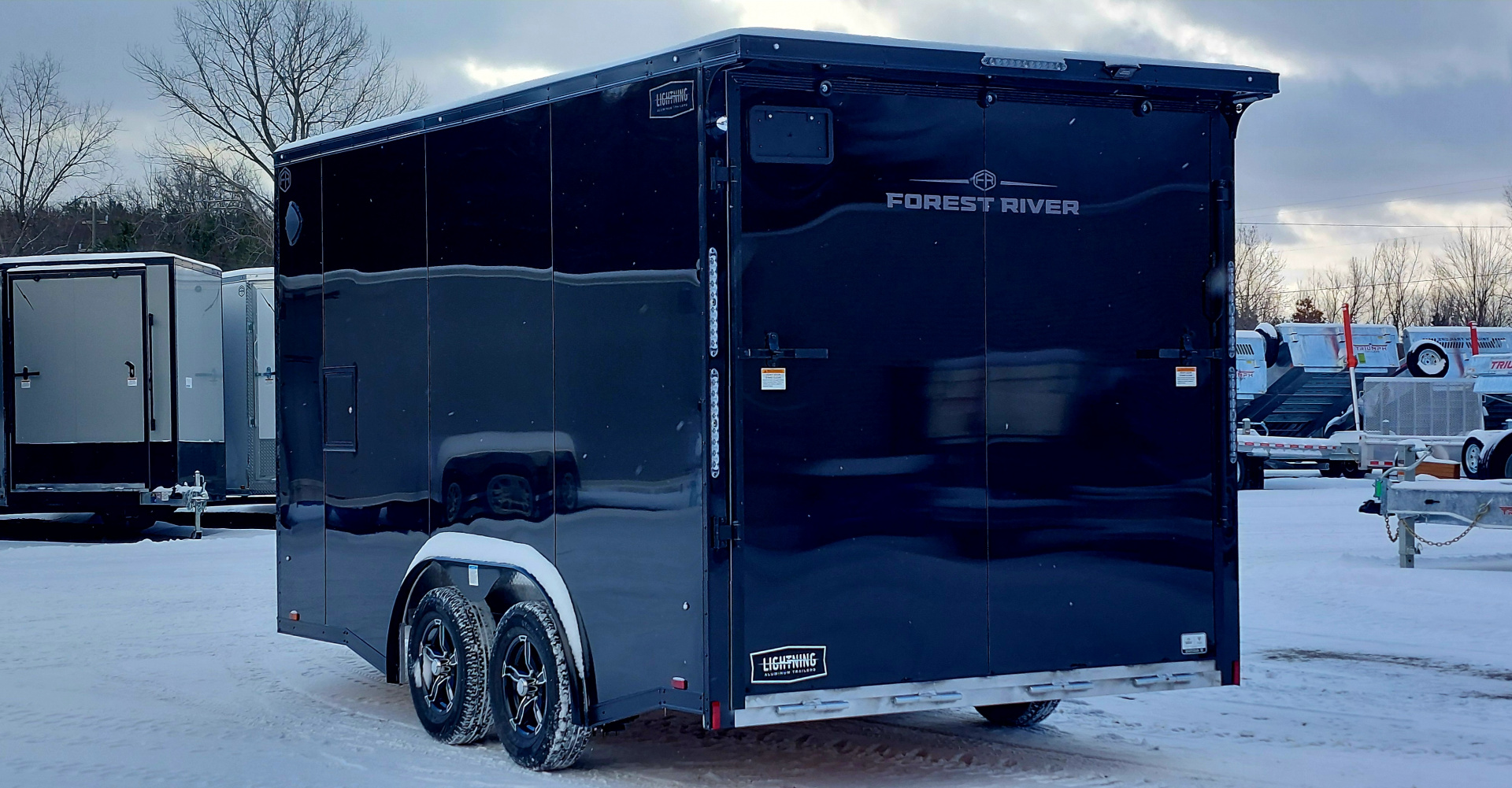 New 8 x 14 + 4' V SNOWMOBILE/CAR HAULER ENCLOSED ALL ALUMINUM 2026 LIGHTNING