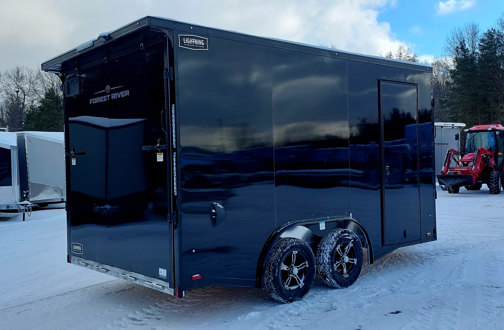 New 8 x 14 + 4' V SNOWMOBILE/CAR HAULER ENCLOSED ALL ALUMINUM 2026 LIGHTNING