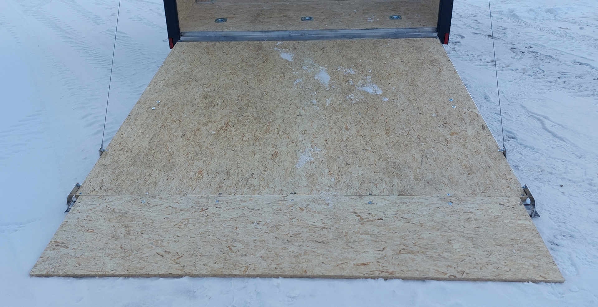 New 8 x 14 + 4' V SNOWMOBILE/CAR HAULER ENCLOSED ALL ALUMINUM 2026 LIGHTNING