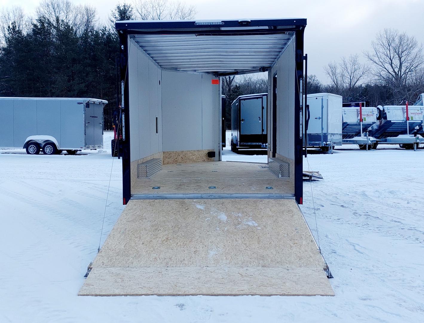 New 8 x 14 + 4' V SNOWMOBILE/CAR HAULER ENCLOSED ALL ALUMINUM 2026 LIGHTNING