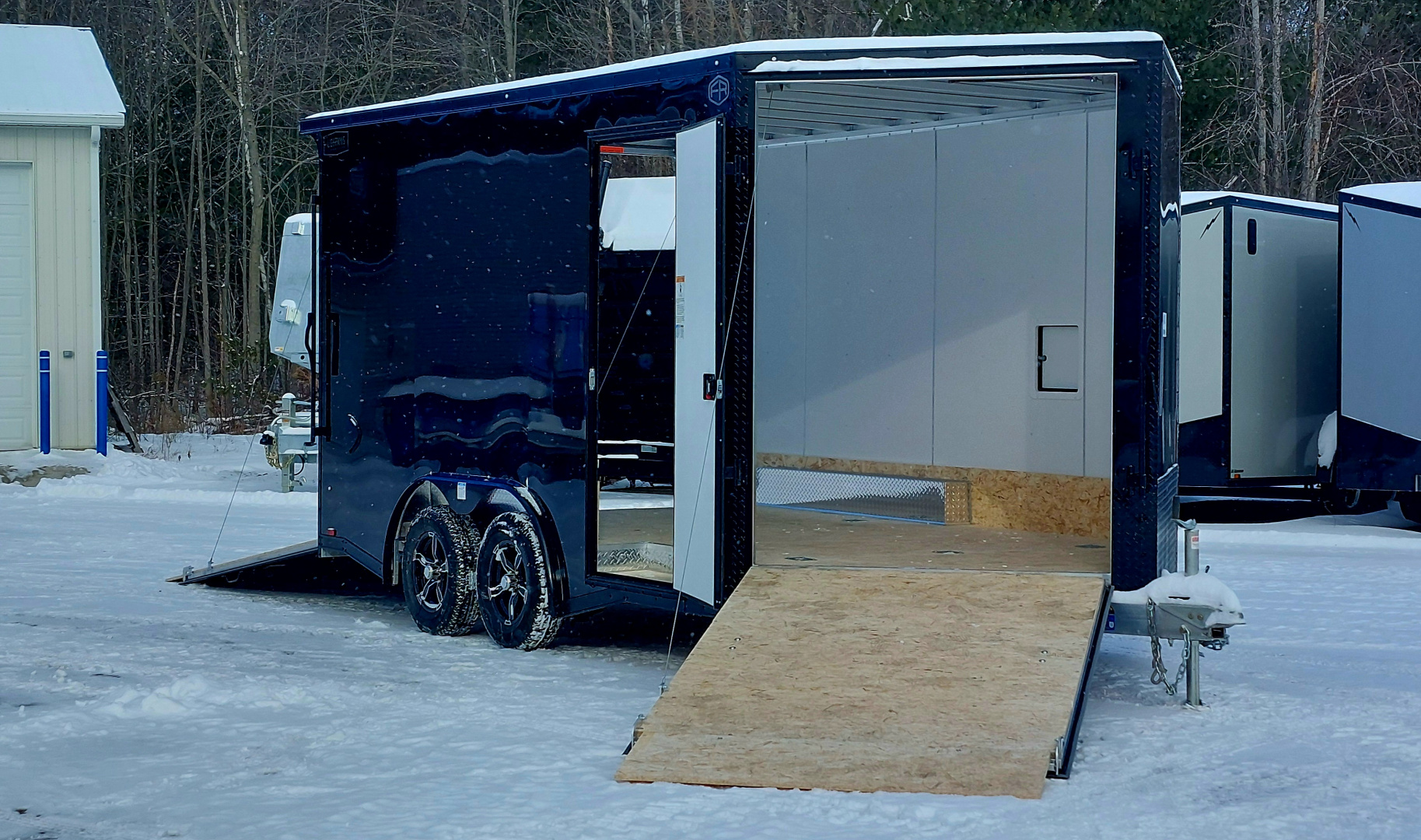 New 8 x 14 + 4' V SNOWMOBILE/CAR HAULER ENCLOSED ALL ALUMINUM 2026 LIGHTNING